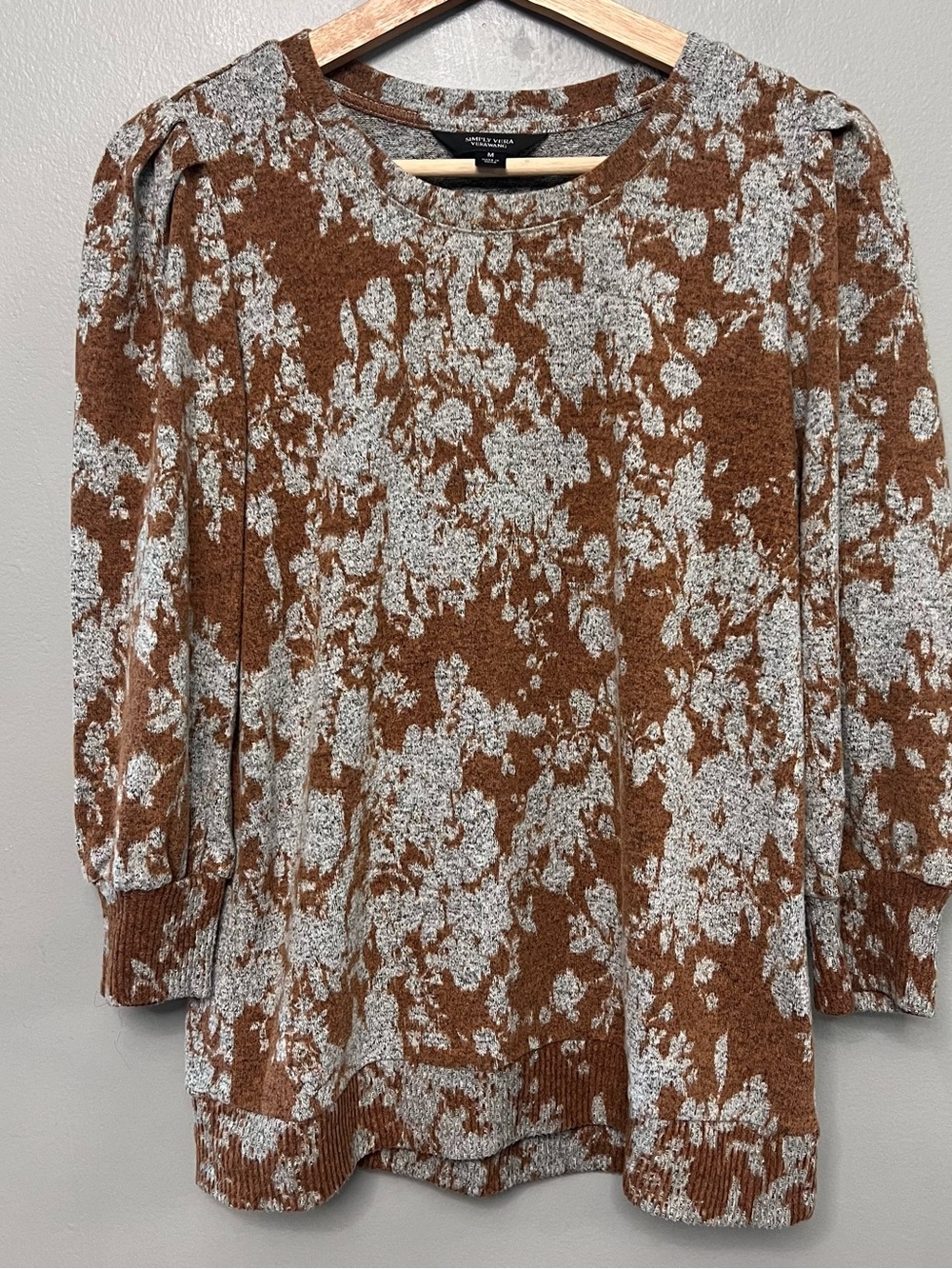 Simply Vera Vera Wang Floral Knit Top Brown Gray 3/4 Ruched Sleeve Crew Neck Med